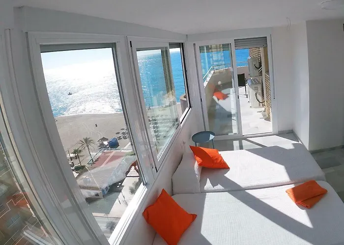 Malaga Sunshine - Front Penthouse - アパート *